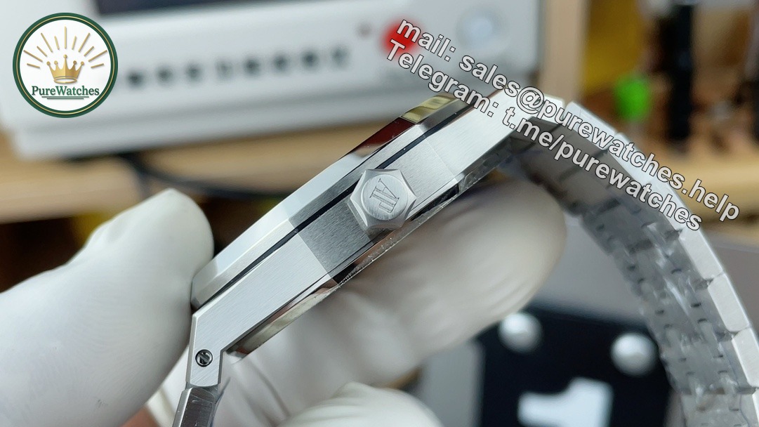 Audemars Piguet 15500 White – APS Factory Royal Oak 41mm Stainless Steel Automatic Watch - Image 6