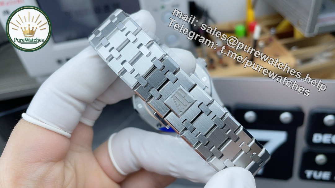 Audemars Piguet 15510 Blue – Royal Oak 41 mm Stainless Steel Watch - Image 9