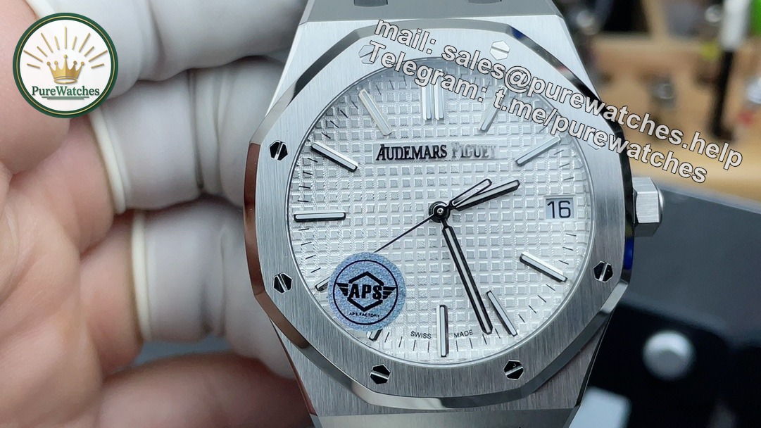 Audemars Piguet 15510 White — Royal Oak 41mm Stainless Steel with White Dial - Image 3
