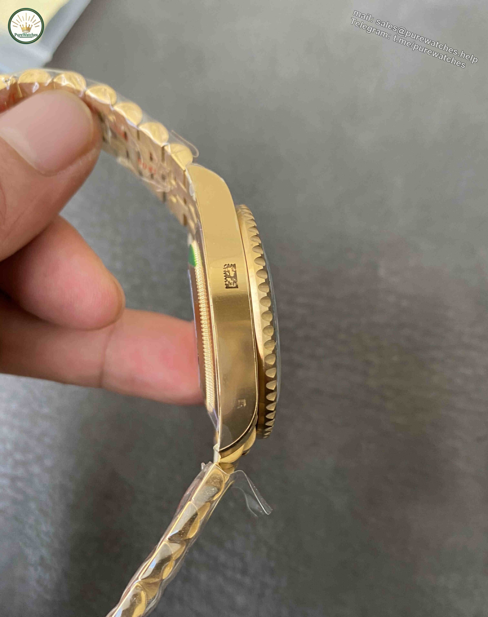 Clean Factory 126718GRNR Yellow Gold GMT-Master II Replica - Image 7
