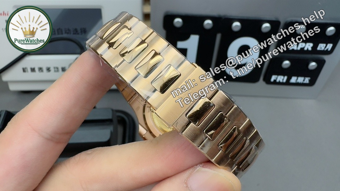 Patek Philippe 5711R Replica – 3K Factory Rose Gold Nautilus with Champagne Gold Dial - Image 2