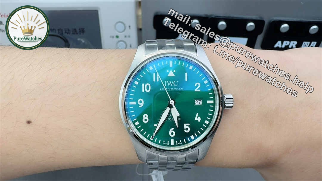 V7 IWC Mark XX Green Dial – Premium Replica Pilot Watch with High-Grade Craftsmanship - Image 5