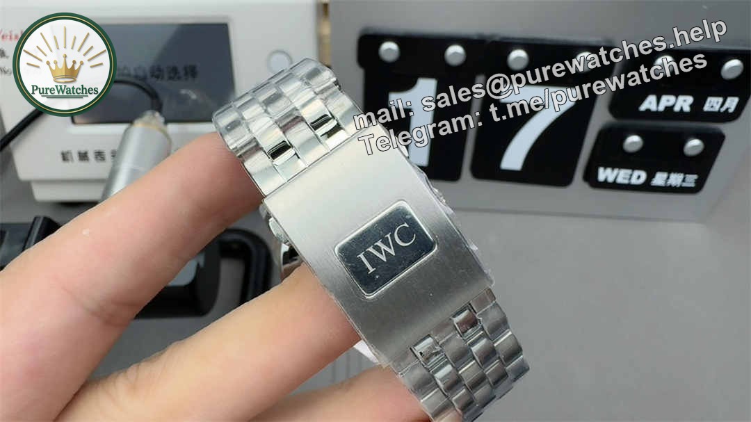 V7 IWC Mark XX Green Dial – Premium Replica Pilot Watch with High-Grade Craftsmanship - Image 7
