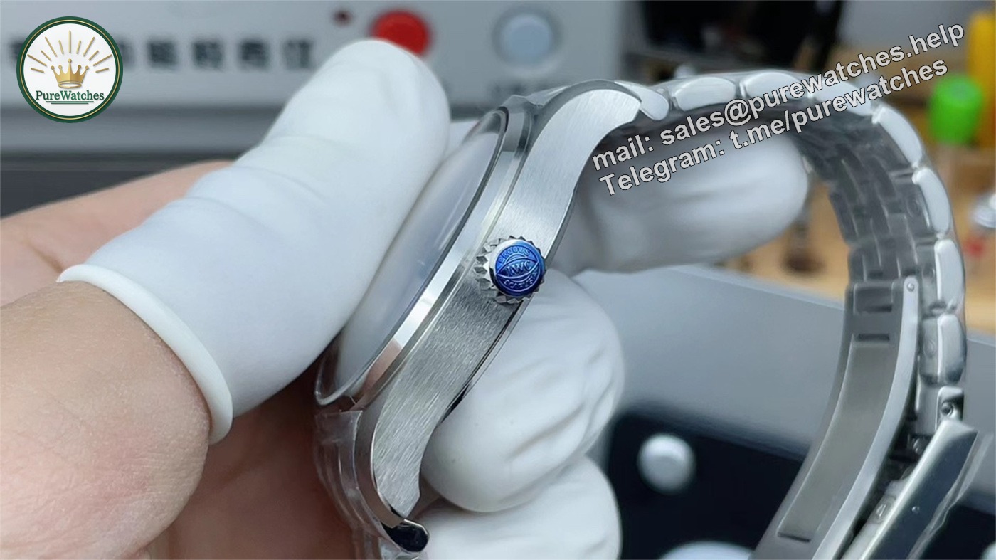 V7 Mark 20 IWC Pilot IW328208 White Dial Bracelet Edition – The Ultimate ‘NWBIG’ Super Clone - Image 4