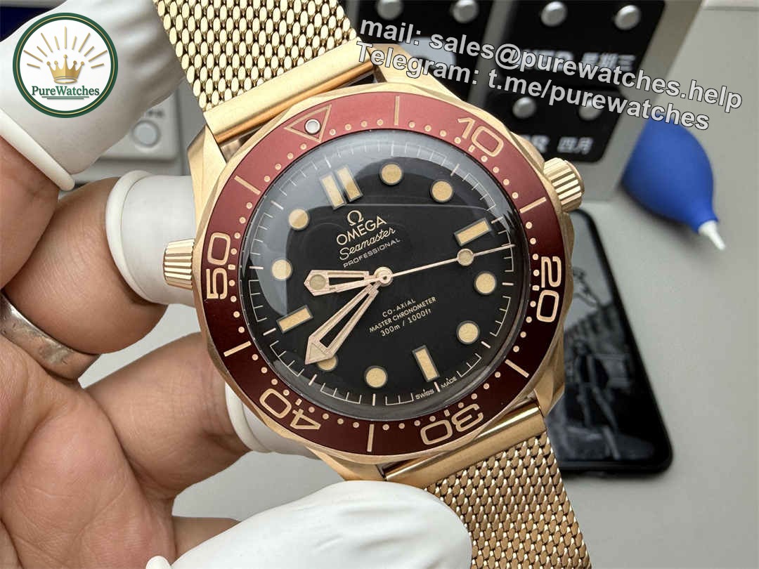 VS Factory Omega Seamaster 007 Burgundy – Premium VSF Diver Watch Replica 42mm - Image 3