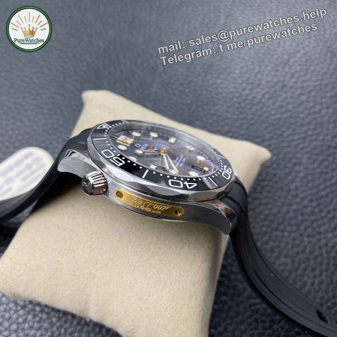 VSF Seamaster 300M 007 Replica – 42mm Stainless Steel James Bond Diver Watch - Image 4
