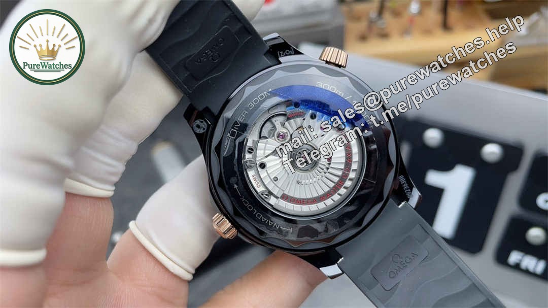 VSF Seamaster 300M Black & Rose Gold Replica – 43.5mm Diver Watch with Black Dial - Image 7