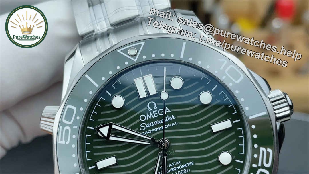 VSF Seamaster 300M Green Dial Replica – 42mm Diver Watch with Green Ceramic Bezel - Image 4