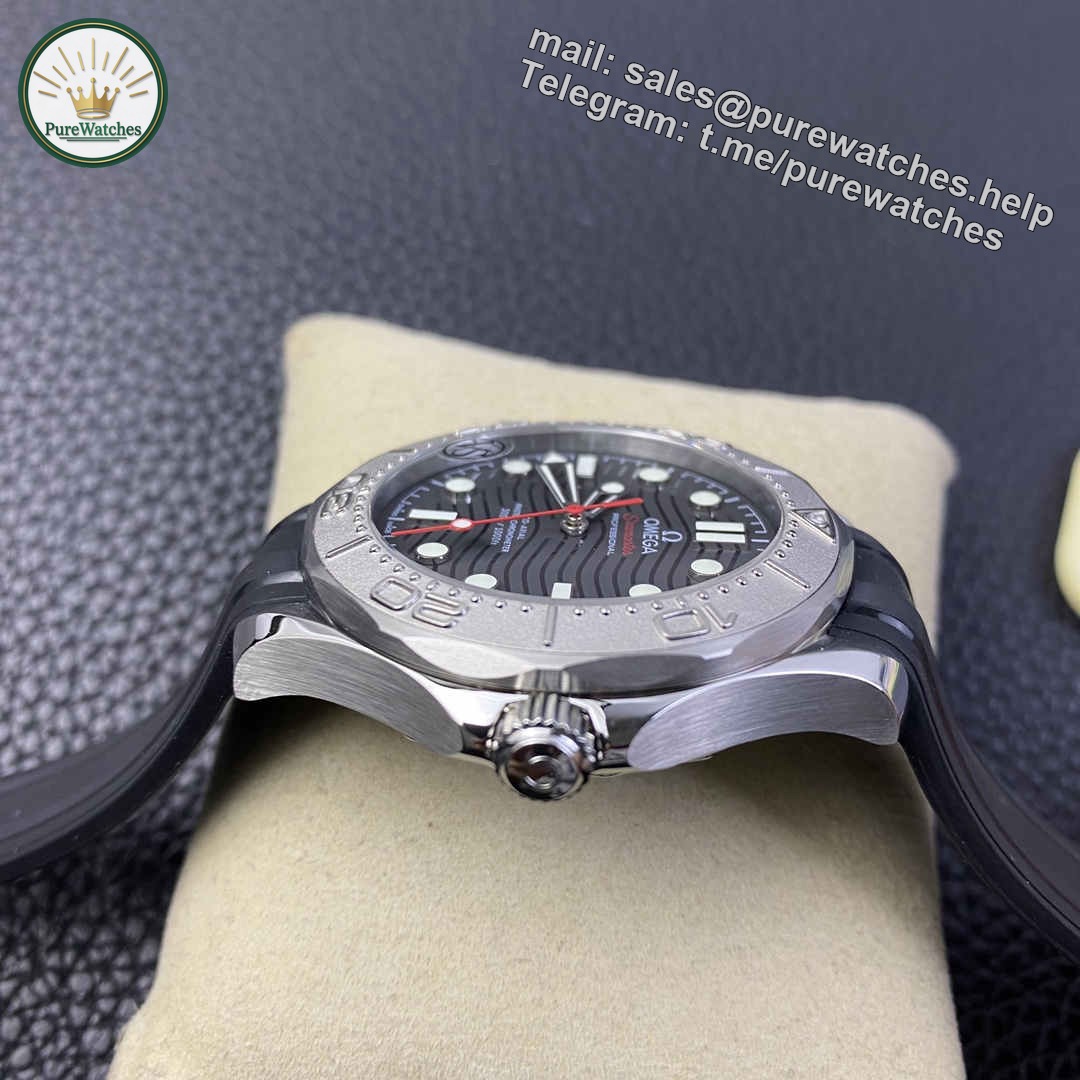 VSF Seamaster 300M Grey Dial Replica – 42mm Stainless Steel Diver Watch - Image 4