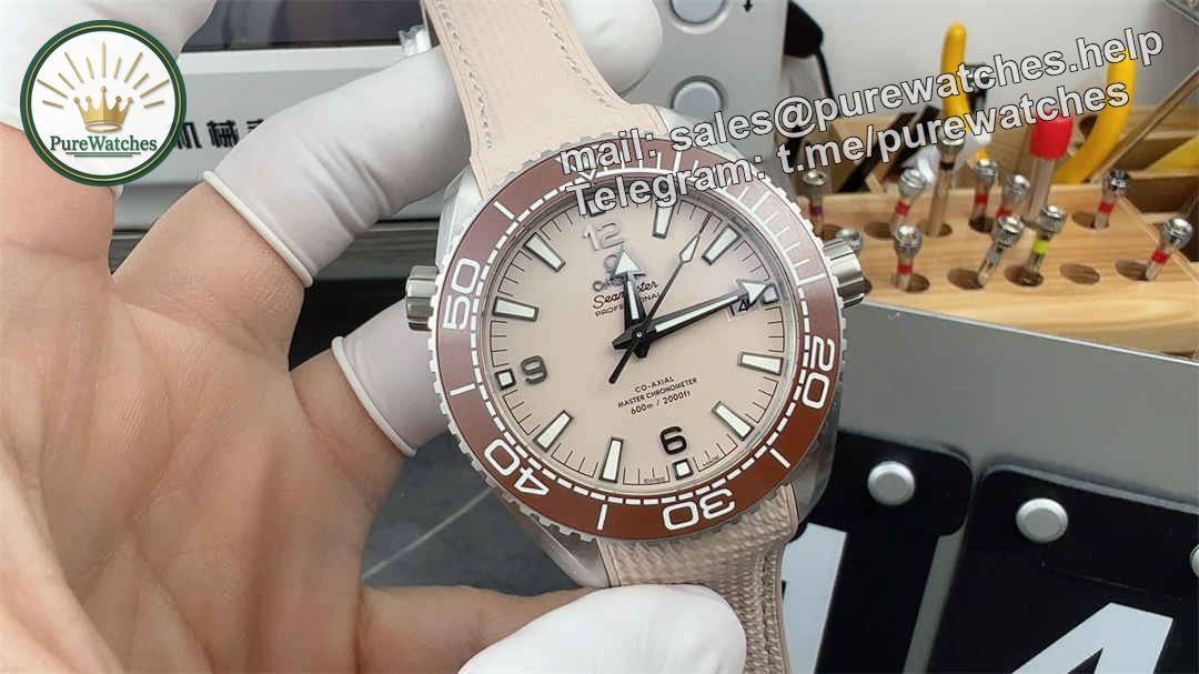 VSF Seamaster 600M Desert Yellow Replica – 43.5mm Stainless Steel Diver Watch - Image 3
