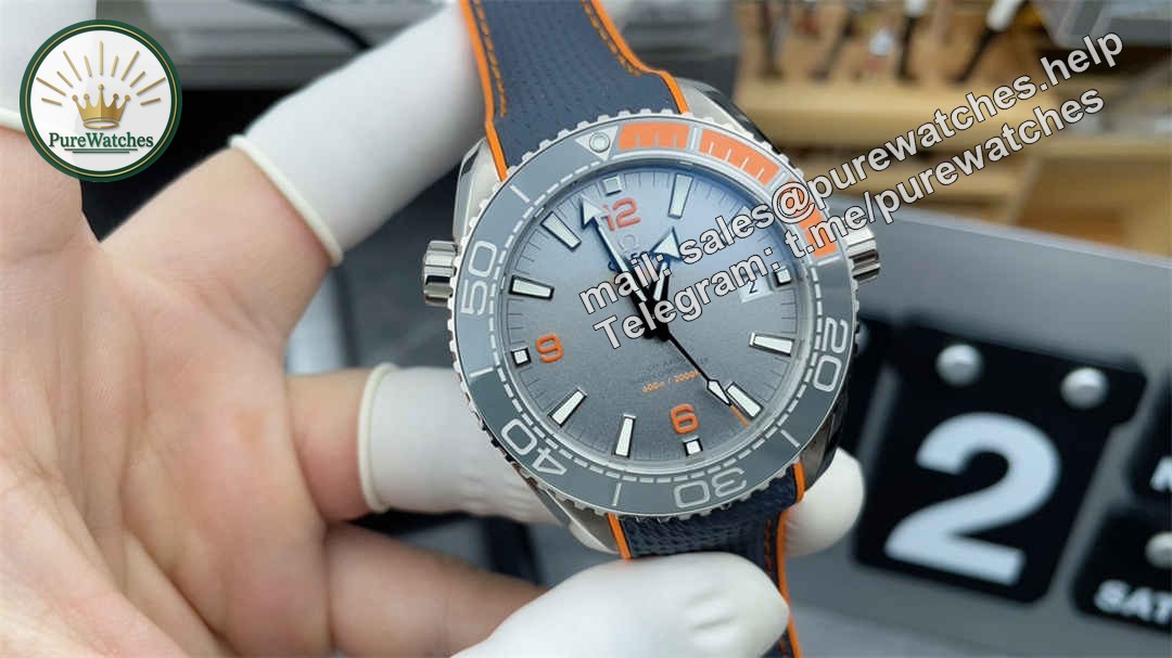 VSF Seamaster 600M Grey Orange Replica – 43.5mm Titanium Diver Watch