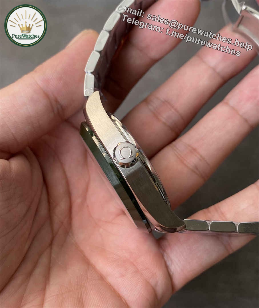 VSF Worldtimer Green Replica – Stainless Steel Aqua Terra Green Dial Watch - Image 5